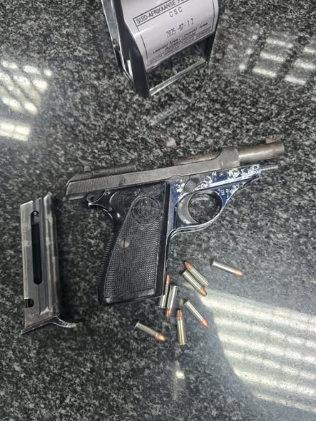 Suspect apprehended for possession of unlicenced firearm and ammunition