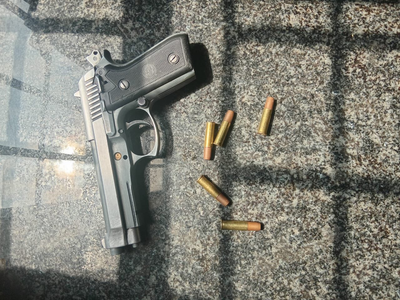Suspects arrested for possession of drugs and possession of dangerous weapons