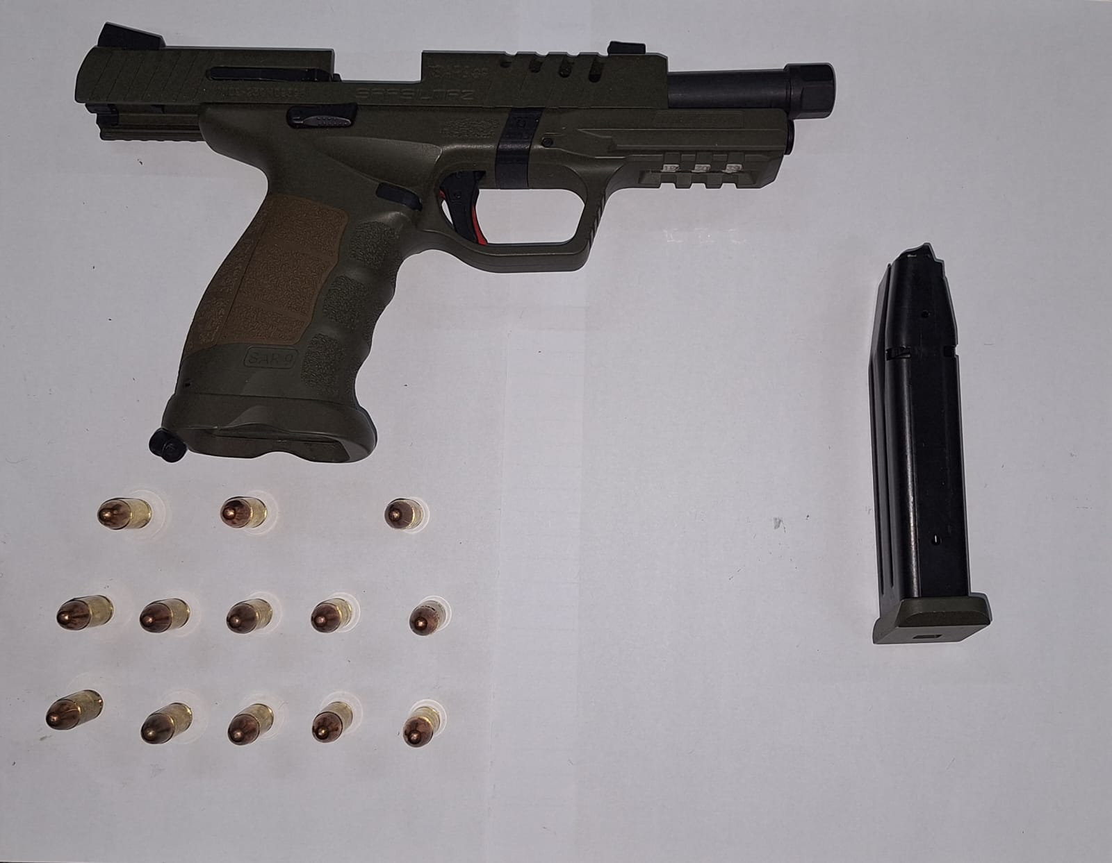 Four suspects were arrested for possession of unlicensed firearms and ammunition at Hill View