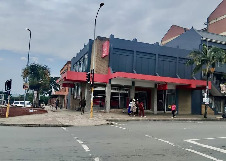 Female Scammed At ATM: Verulam CBD - KZN