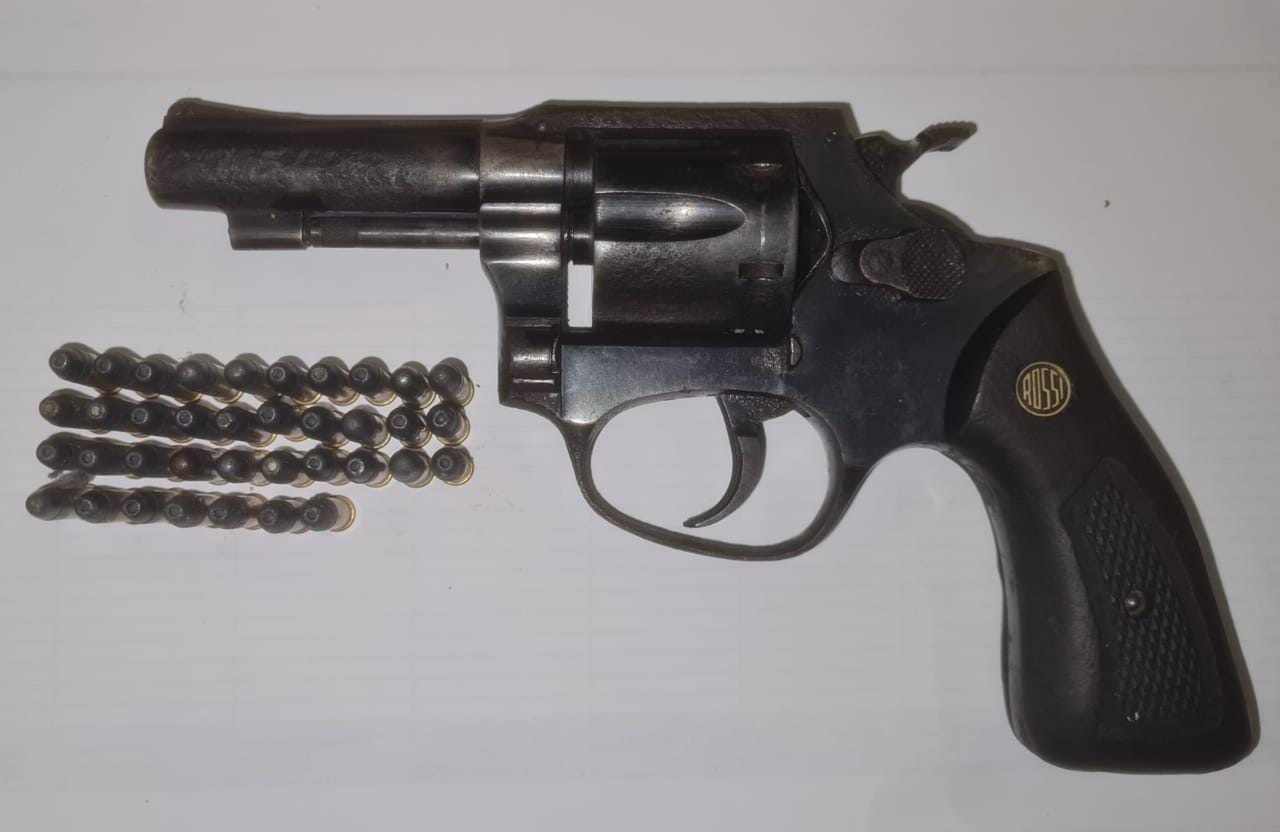 Suspect arrested for the possession of unlicensed firearms and ammunition at a premises in Zonnebloem Street, Belhar