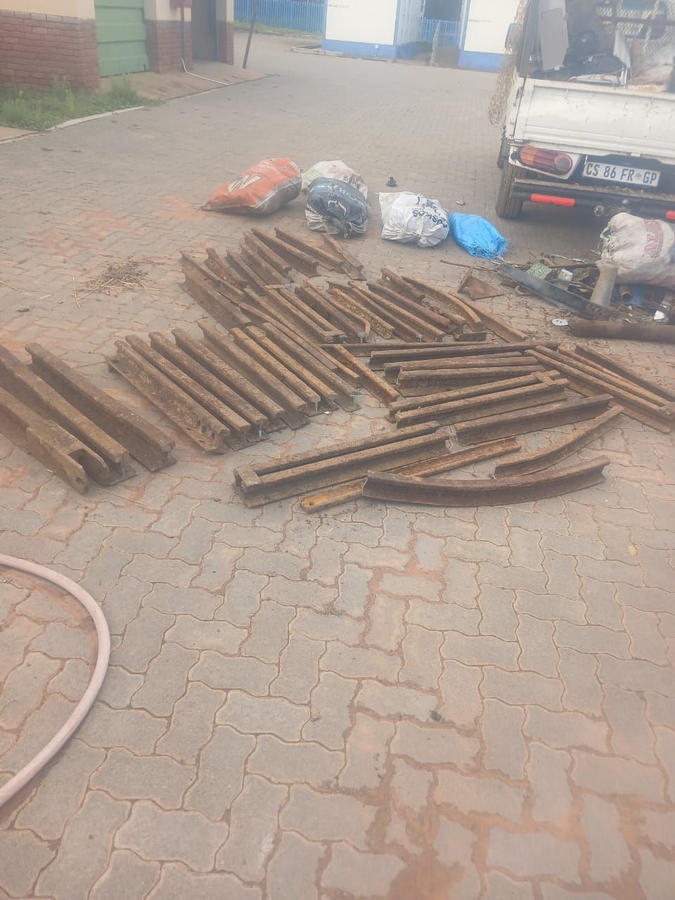 Vehicle search leads to the discovery of railway tracks, copper pipes, and copper wire, all suspected to have been stolen
