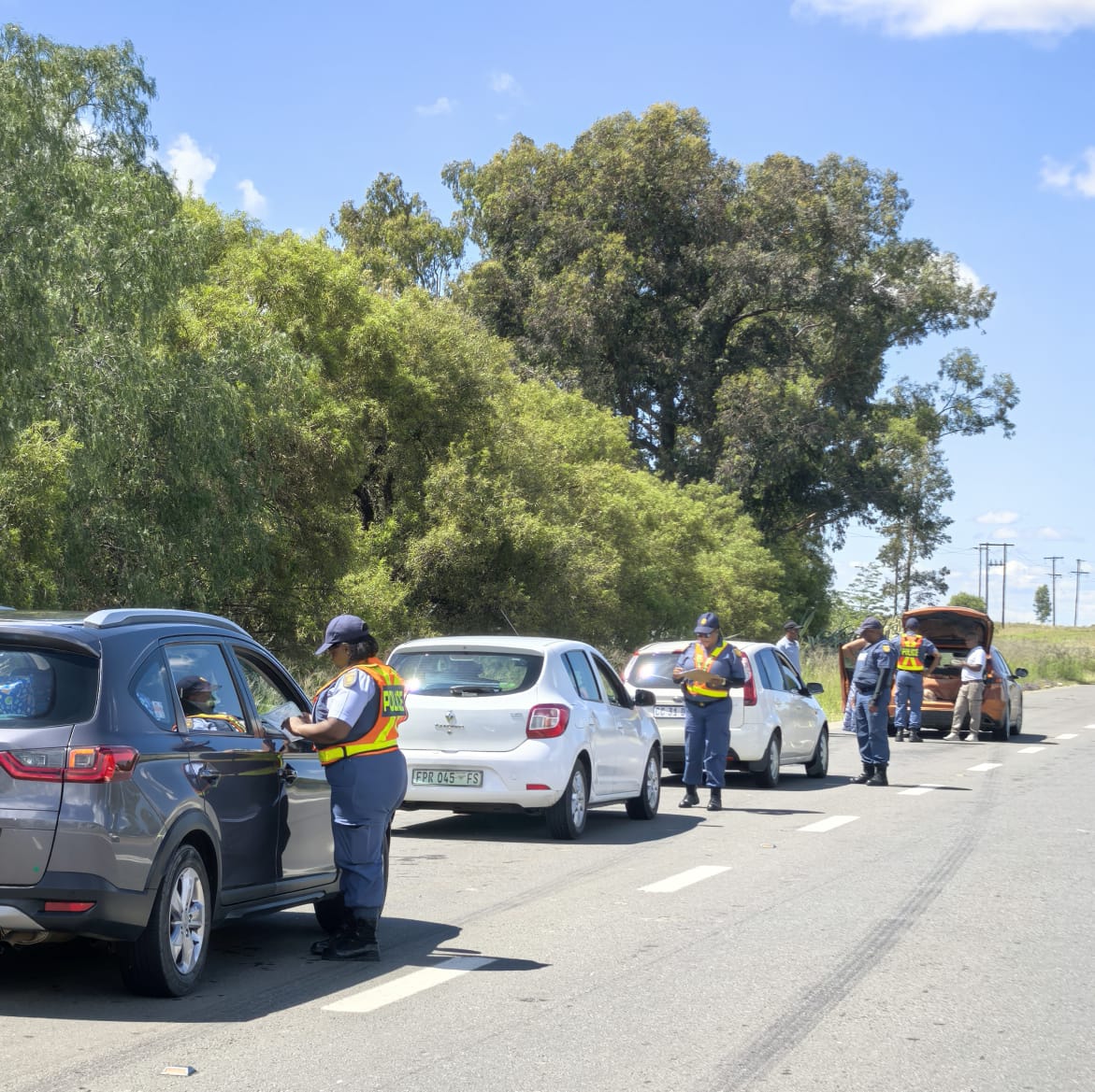 Safer Festive Season roadblock Operation Shanela 2 on N1 National Road, Bloemfontein