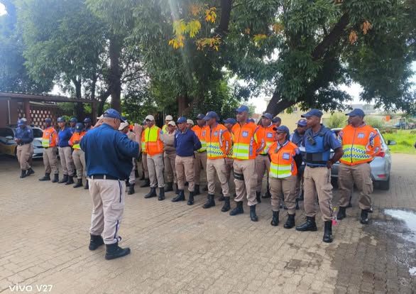 Festive season public transport operation on the R562 near Tshumulani Mall