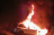 Vehicle Fire Breaks Out While In Motion: R102 - Buffelsdale - KZN