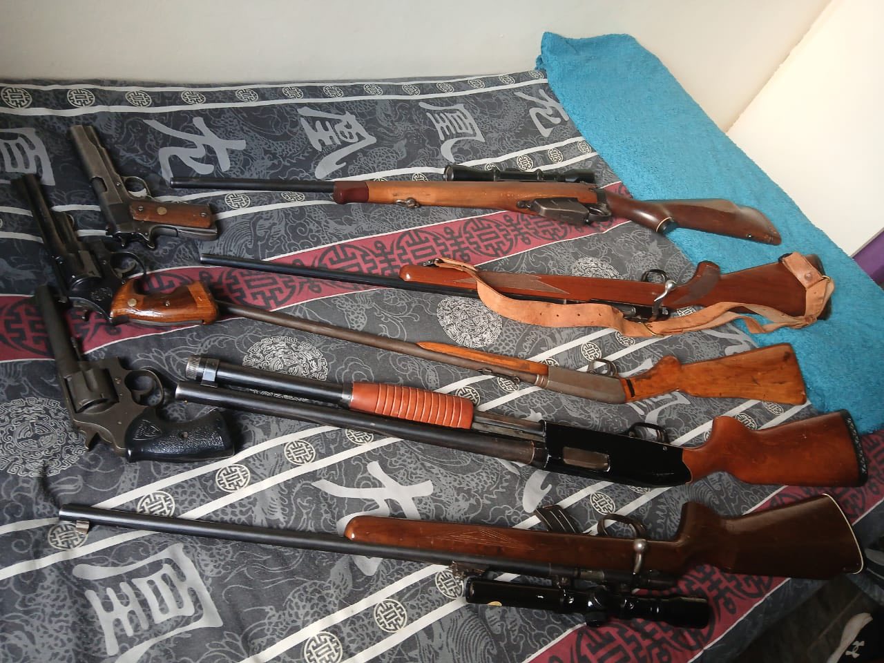 The South African Police Service (SAPS) in Hammanskraal has arrested one suspect and recovered eight unlicensed firearms during an intelligence-driven operation
