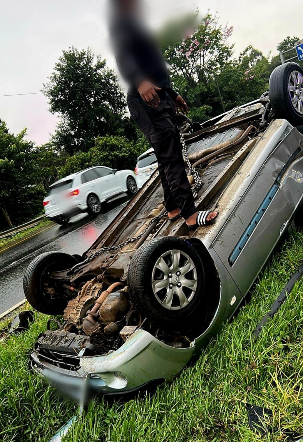 Vehicle Overturned on M13 Westbound before Hillcrest