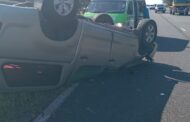 N2 Southbound in the vicinity of the Winklespruit off-ramp - vehicle overturned