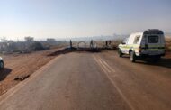 The R550 road next to Tsietsie section remains heavily barricaded with rocks and other objects