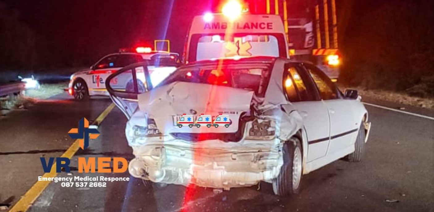 VR MED responded to an accident on the N1 south. Five patients were evaluated and one was transported to the hospital with injuries