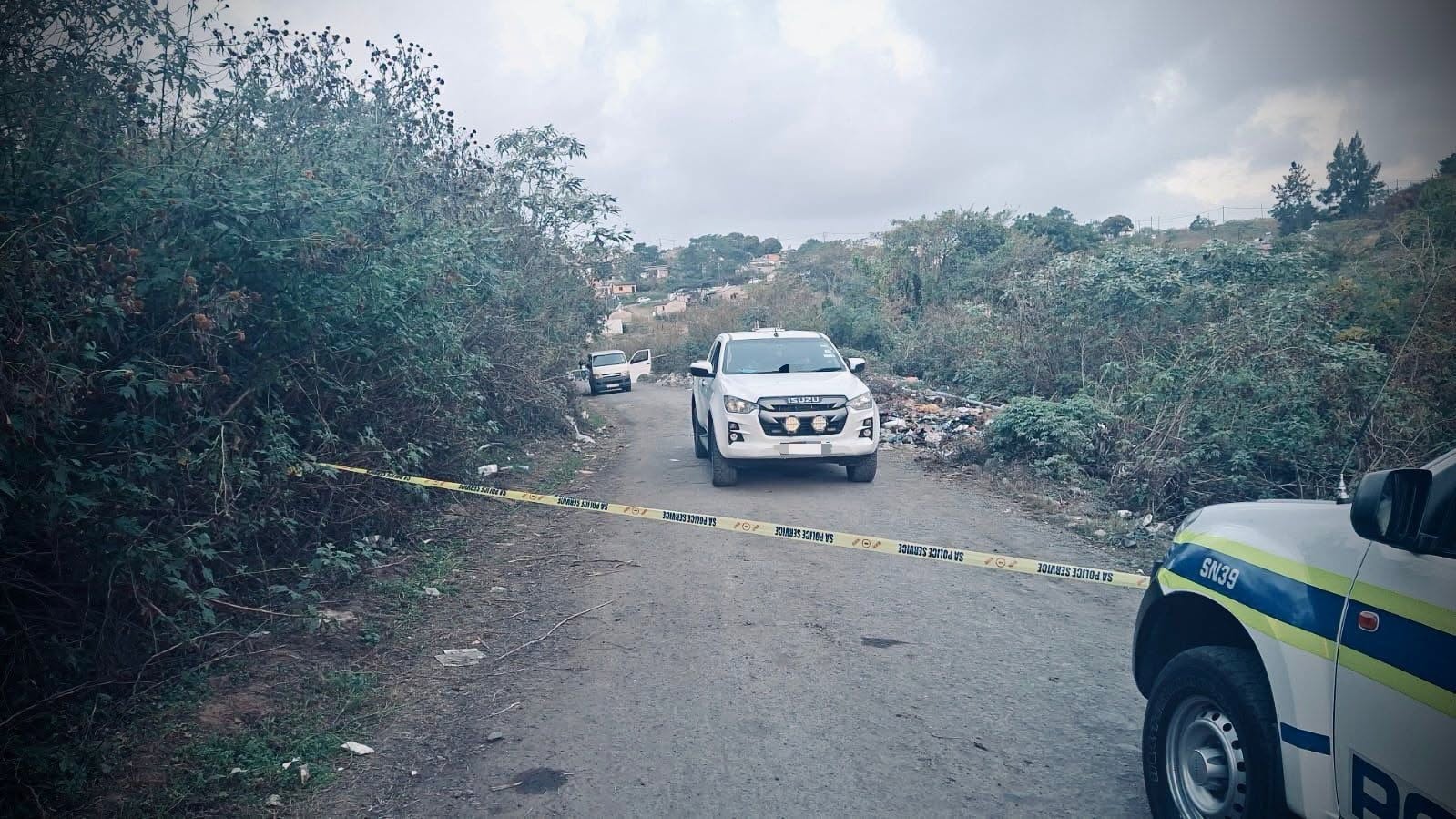 A hijacking suspect has been shot dead after allegedly trying to kill a security official in Klaarwater