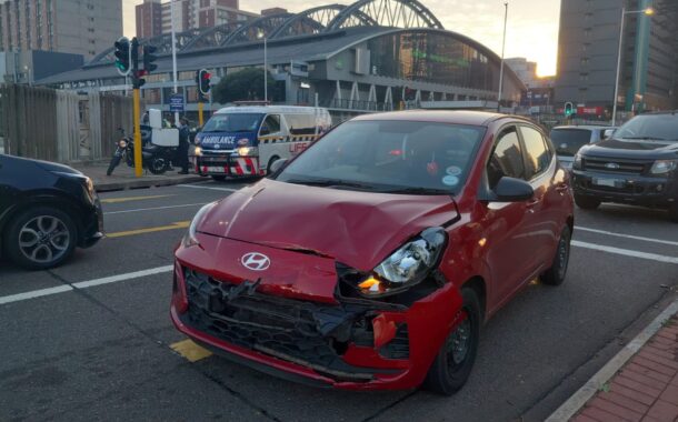 Collision at the intersection of Brickhill Road and Somtseu Road, Durban