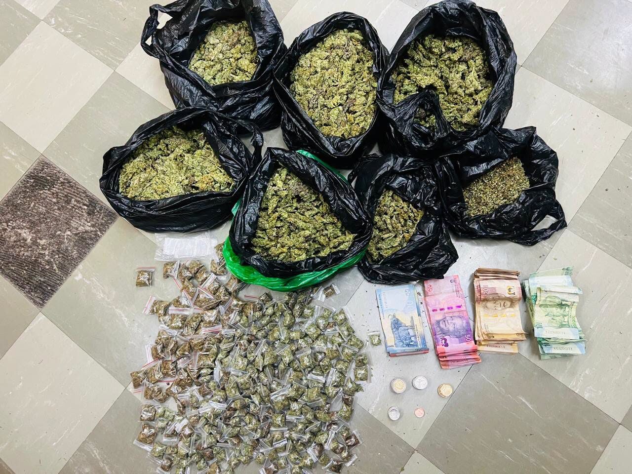 Drug-dealing suspect arrested during a routine patrol in Prieska