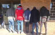 Five suspects arrested for robbery and possession of an unlicensed firearm and drugs, Bloemfontein
