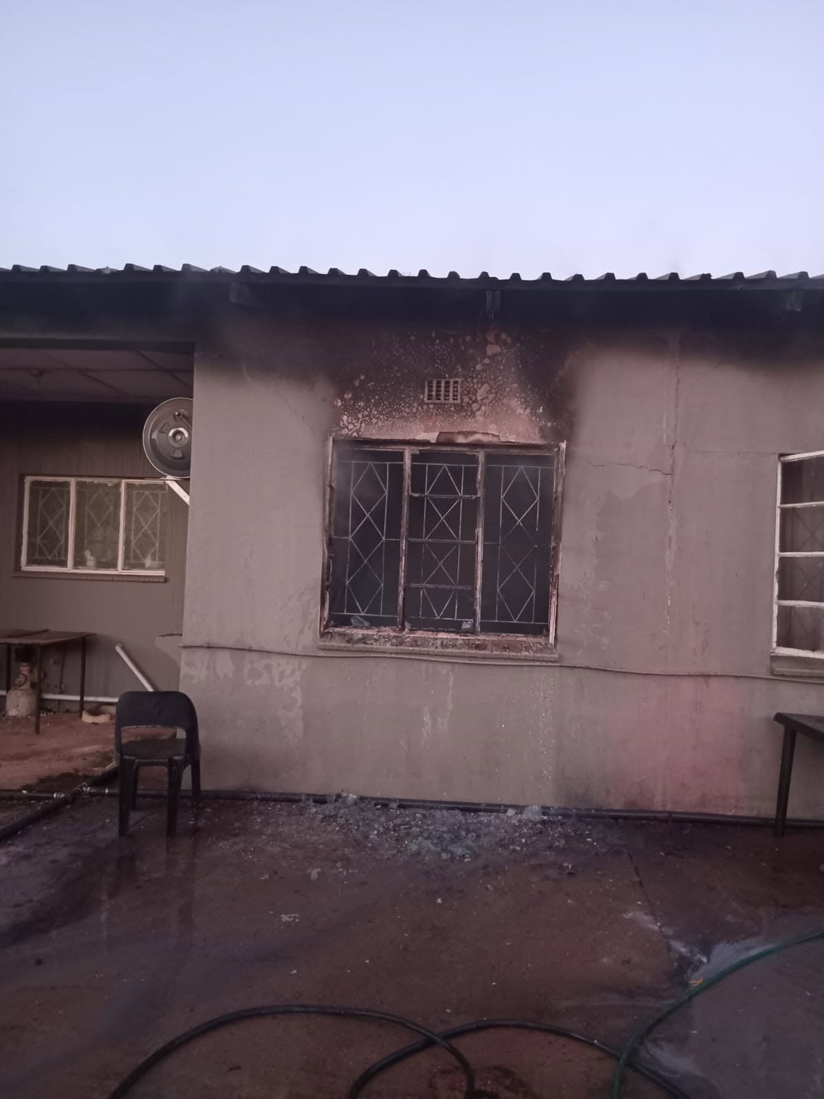 Residential structure fire in Benoni
