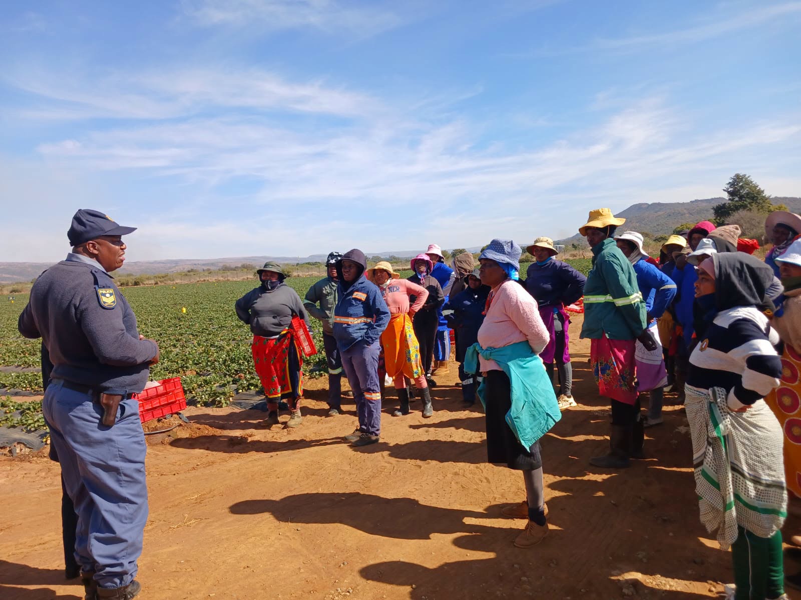 The Mooinooi SAPS Social Crime Prevention team warns on hitchhiking and crossing the national road