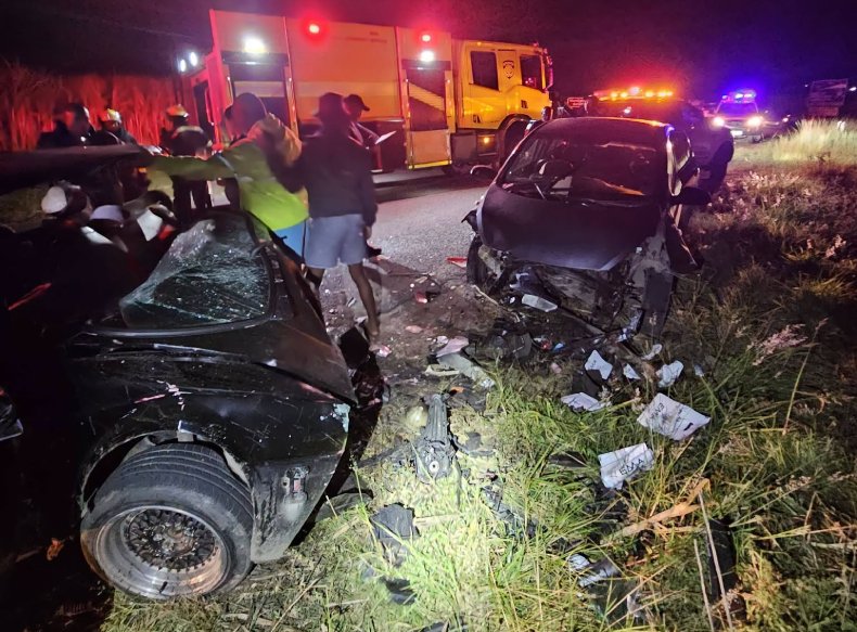 Head-on collision leaves multiple injured - Esenembe Road, Ballito