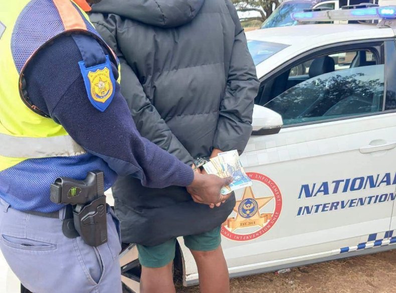 Man arrested for allegedly bribing traffic officer with R130 