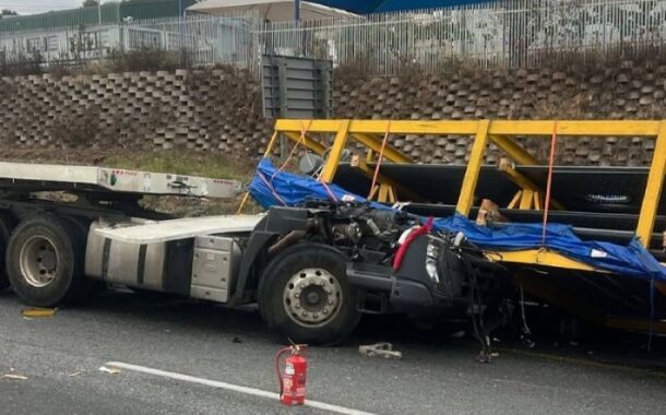 One person deceased in a serious truck crash, Johannesburg South